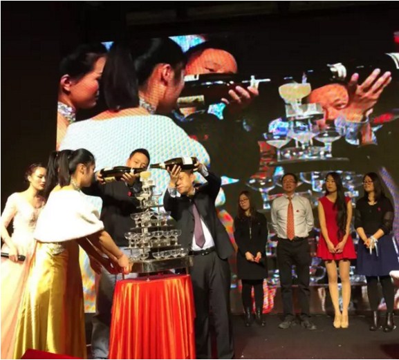 “风华十载，大道致远”——平博pinnacle十周年庆典暨2016“群英汇”年会于徐州隆重举行
